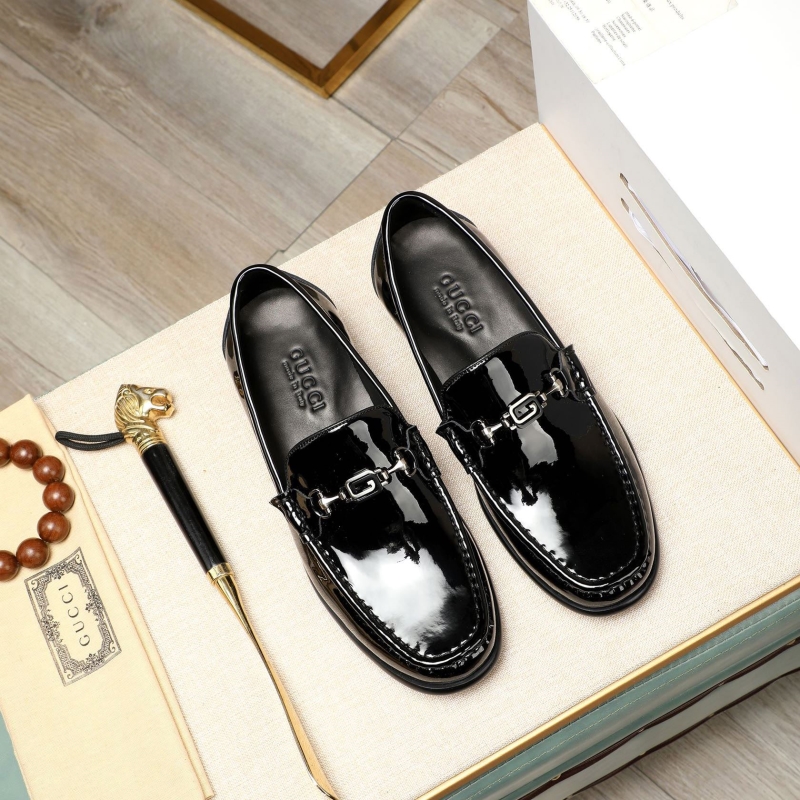 G*u*i leather shoes
